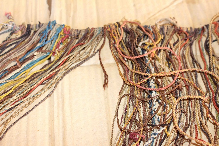 twists of coloured animal hair used by Incas